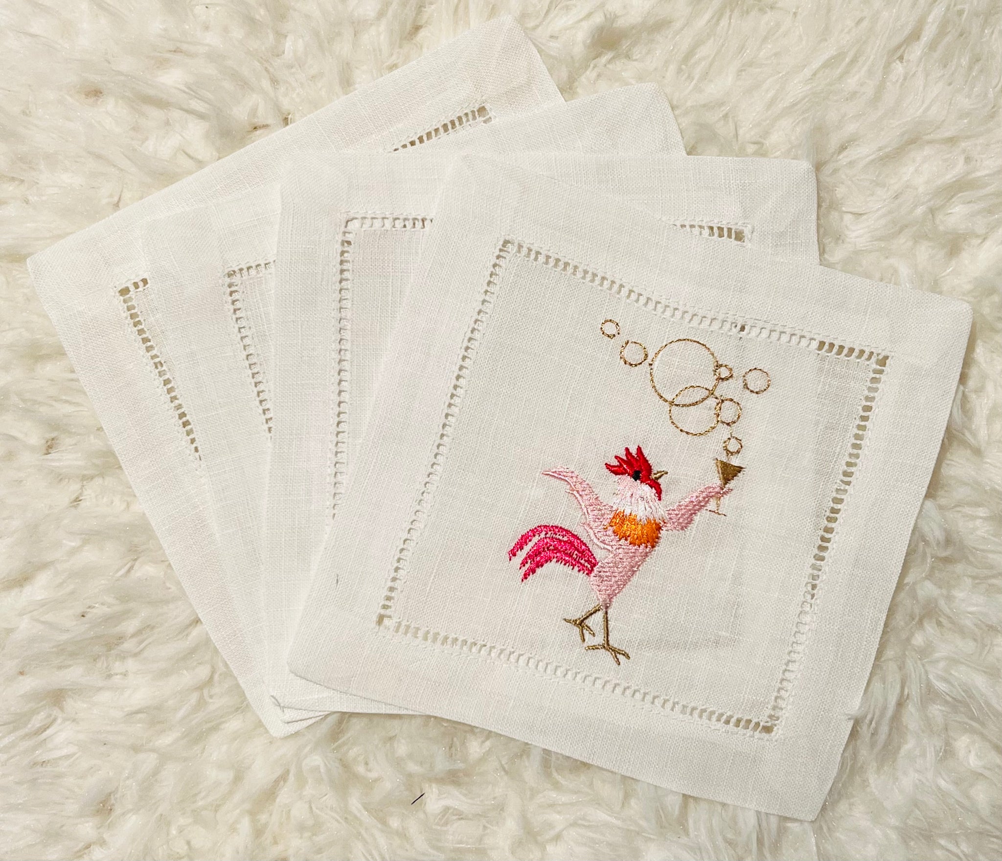 Sip Society Intl loves The Pink Bar Cart's linen napkins. A reusable luxe look!